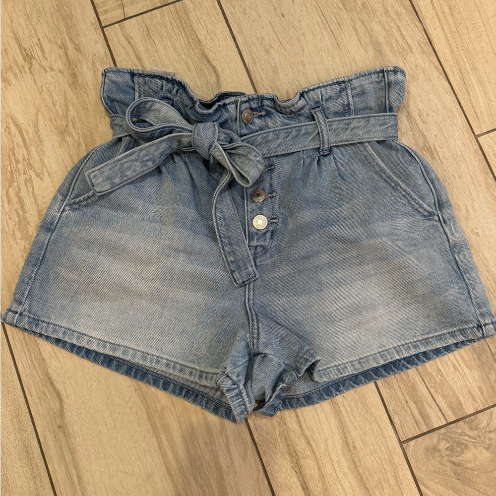 AMERICAN EAGLE Paperbag Top Mom Denim Shorts